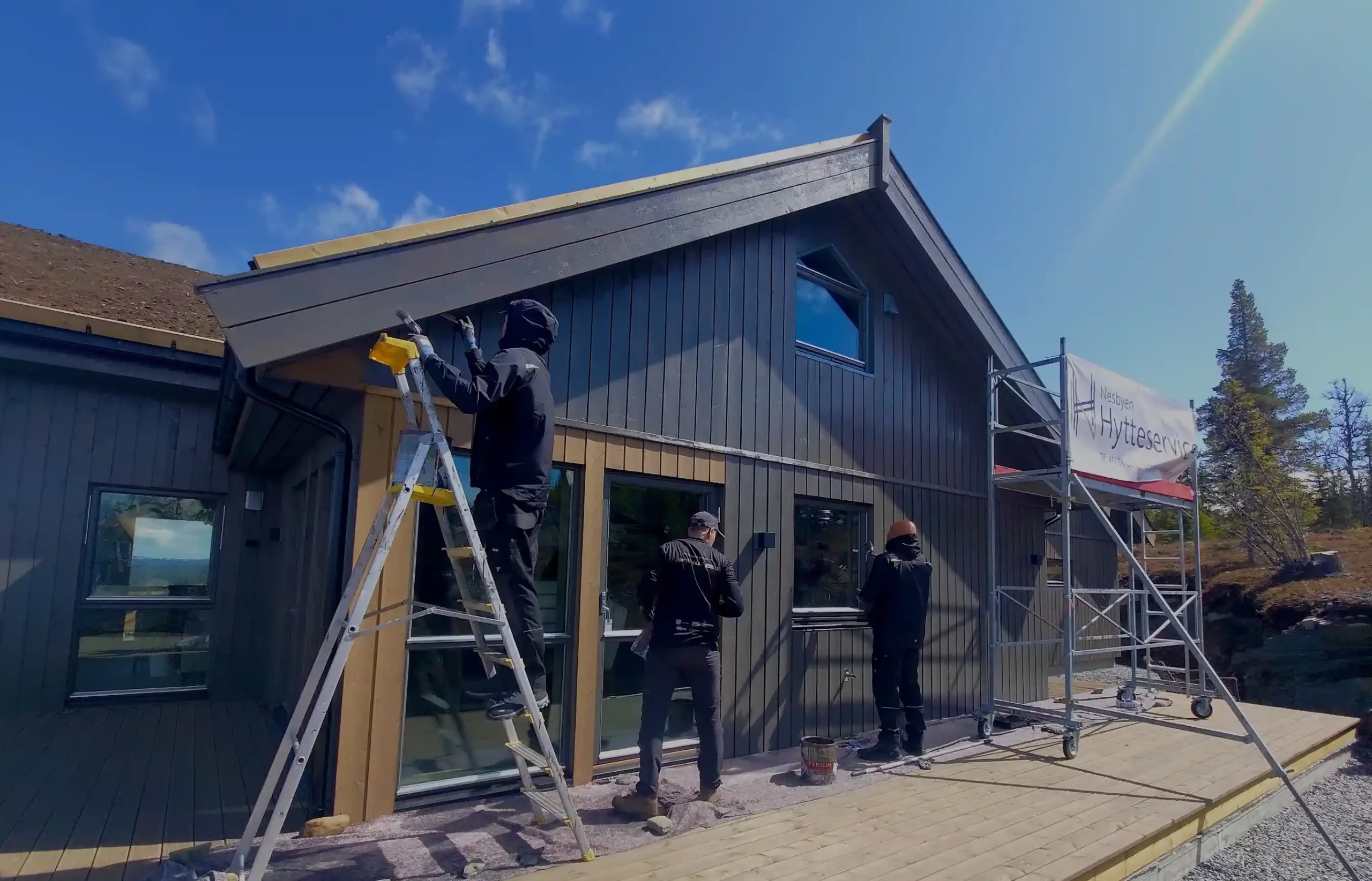 Beising av hytte på Nesfjellet